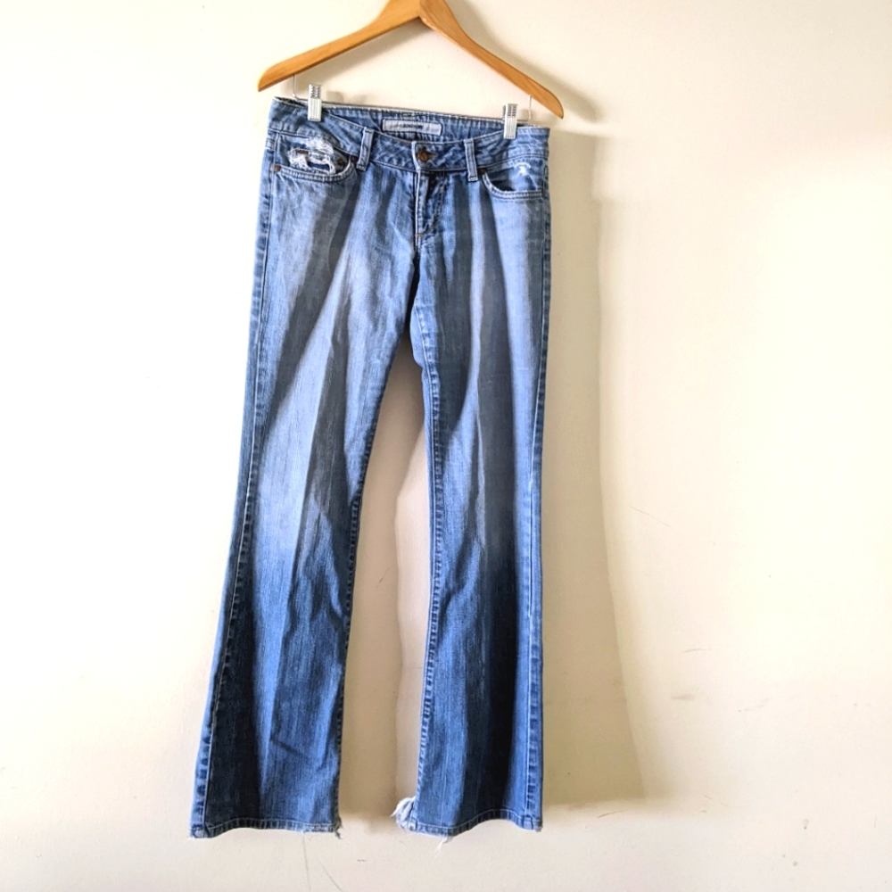 🌟 Joe's blue medium wash distressed ham jeans Size W29